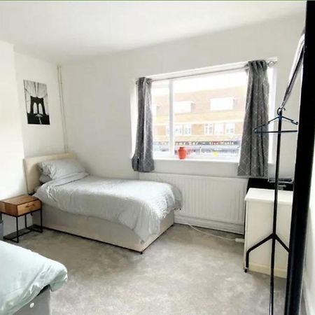 4 Bedroom Property Close To The Harry Potter Studio And Watford Junction Buitenkant foto